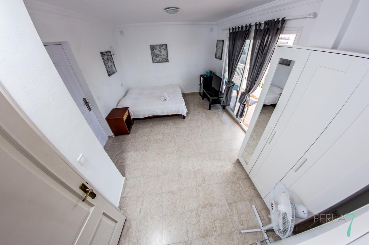 Perla Seven Apartments And Rooms Плая де Палма Екстериор снимка